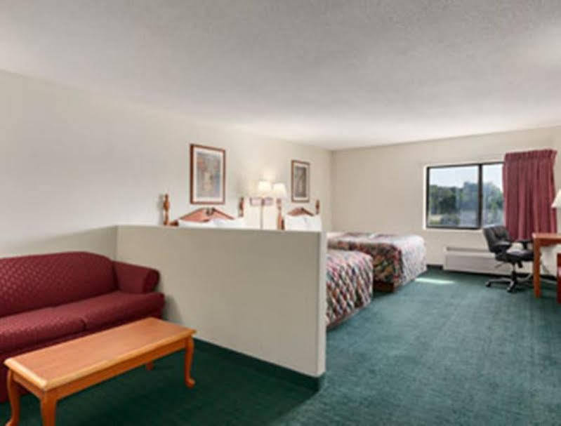 ホテル スーパー 8 バイ ウィンダム シカゴ ロージモント オヘア リバー・グローブ エクステリア 写真